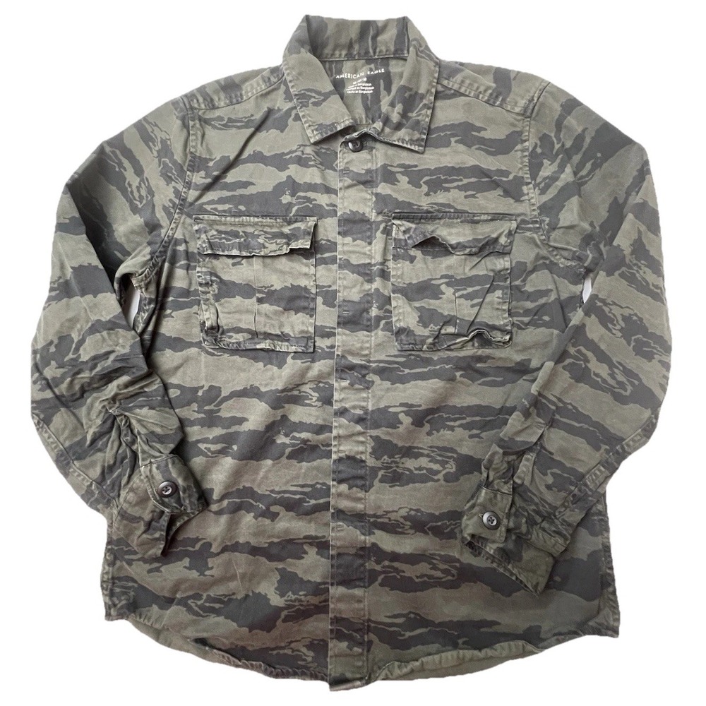 American Eagle Outfitters Men's Camo Heavy Twill Button Up Long Sleeve Shirt Med